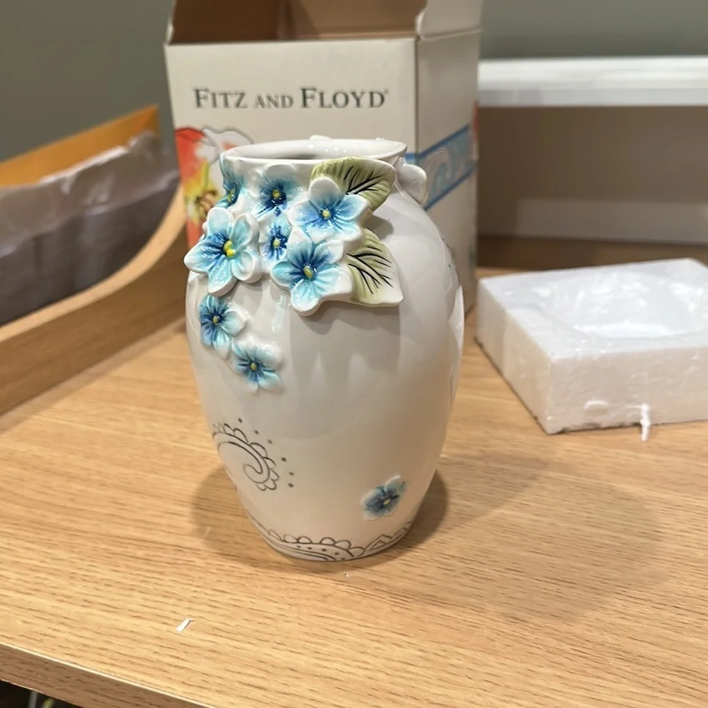 Fitz and Floyd Paisley Park Friendship Vase